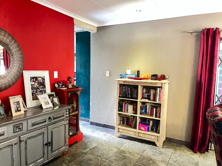 Commercial Property for Sale in Vyfhoek A H North West